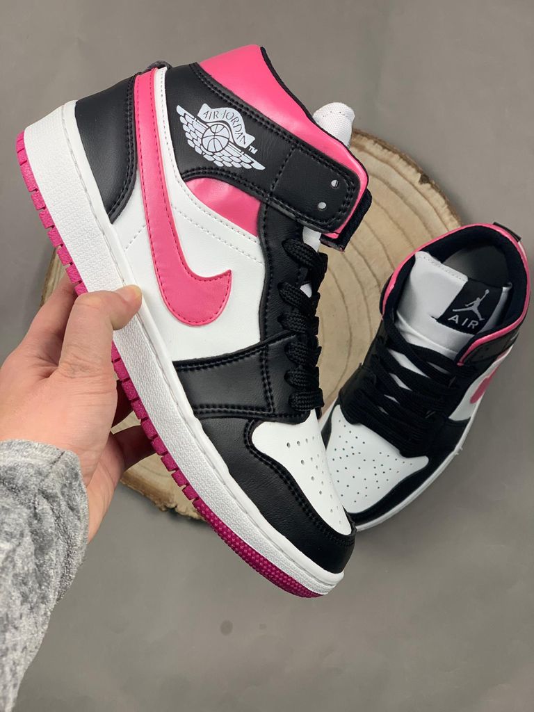 Jordan 1 Black Pink