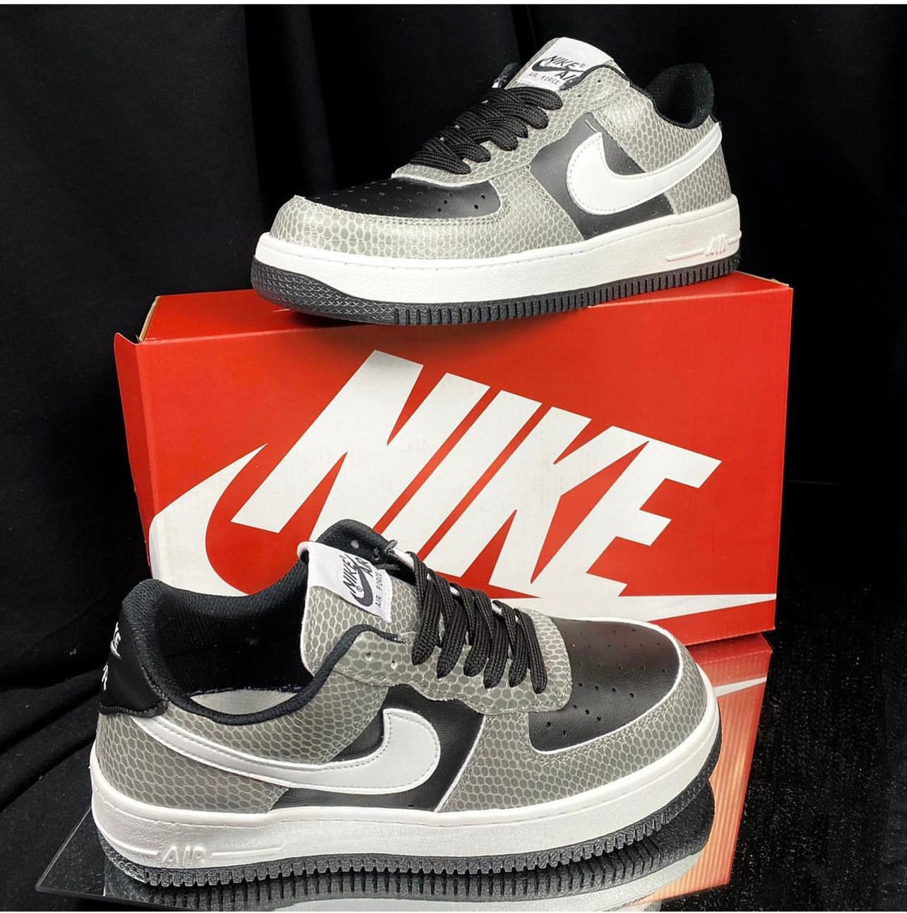 Air force 1 “Snake” Gris